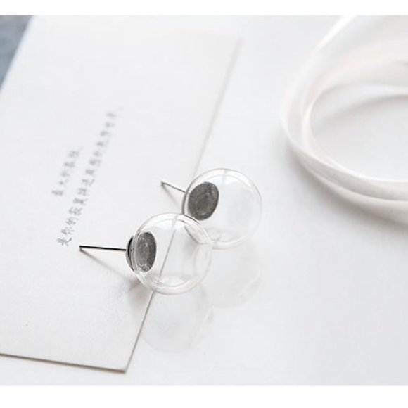 "Personal Bubble" Minimalist Transparent Earrings - Picture 4 of 8